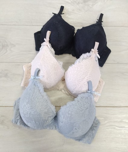 biustonosz miseczka D push up reka adama.jpg