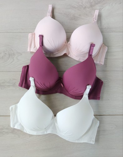 biustonosz miseczka D gładki.jpg