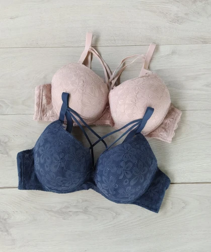 biustonosz z paskami.jpg