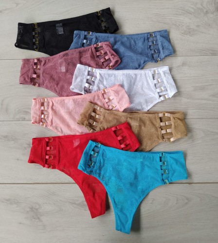 Tincy  stringi koronkowe.jpg