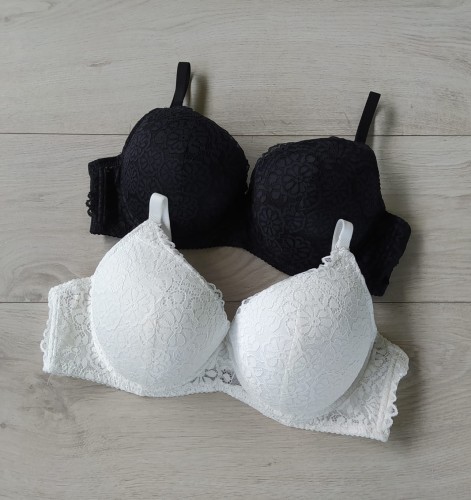 biustonosz miseczka C Rosa.jpg