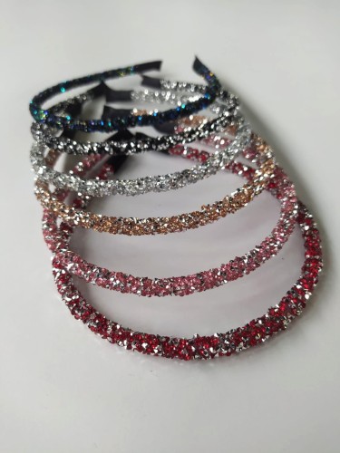 Opaska do włosów ozdobna wysadzana cekinami.jpg