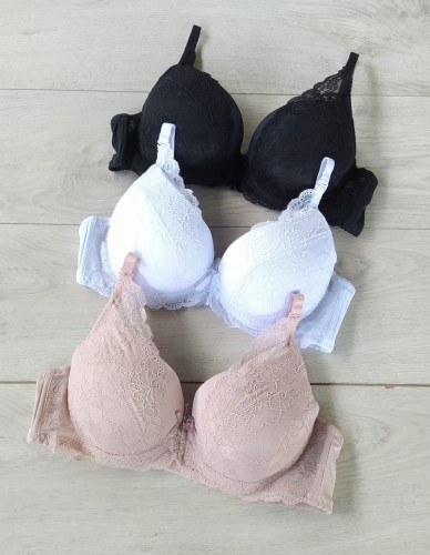 Kaja biustonosz miseczka B push-up .jpg