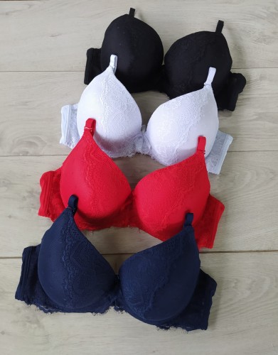 Mela biustonosz miseczka C ręka Adama