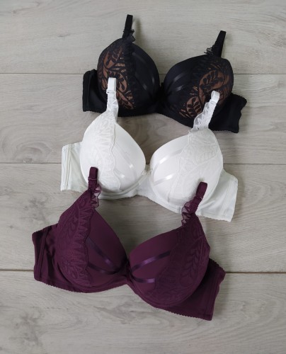 Biustonosz miseczka B push-up z ozdobnymi paskami Gala primas