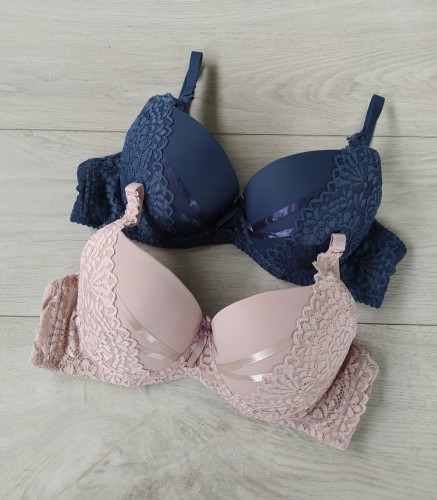 Biustonosz miseczka B ręka Adama z ozdobnymi paskami Gala  primas