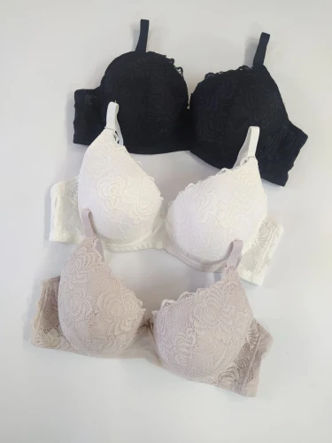 Esta Stanik miseczka D z koronką primas.jpeg