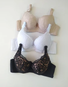 Misaki stanik miseczka A z koronką