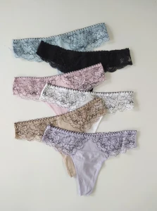 Rosa stringi bawełniane z koronką