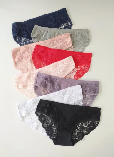 Dua majtki prążkowane z koronką primas.jpeg