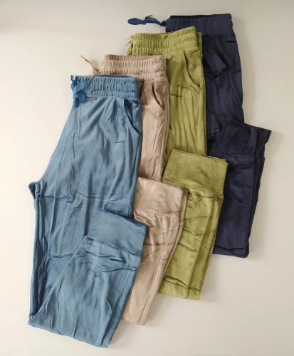 Sara spodnie damskie welurowe większe rozmiary.jpg