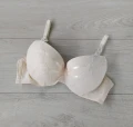 Biustonosz miseczka B push-up z ozdobnymi paskami Gala beżowy primas